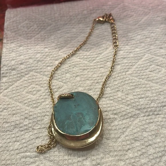 Women’s assorted necklaces - Picture 4 of 5